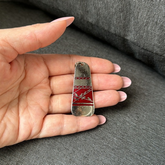 β€οΈVintage Signed Pendant - 7 Birds Silver & Red With Signature - Picture 6 of 8